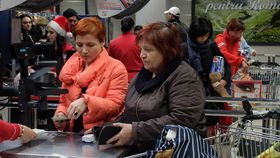 Mulți români nu își permit nici măcar alimentele de bază! Cât costă minimul necesar pentru o singură lună?
